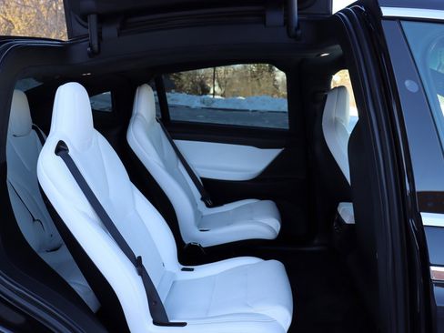 Used 2018 Tesla Model X P100D image 19