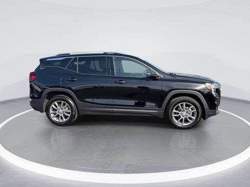Used 2024 GMC Terrain SLT AWD/4WD image 9