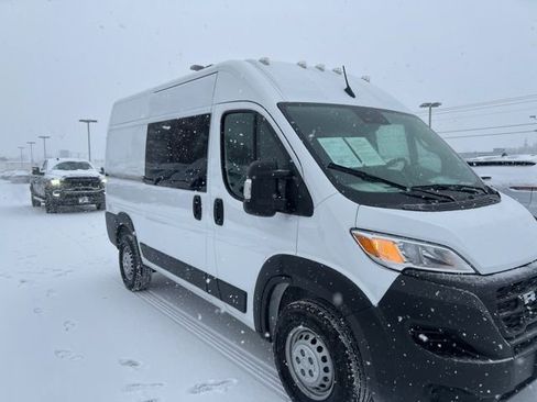 Used 2025 RAM ProMaster 3500 w/ Crew Van Package image 7