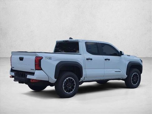 Certified 2025 Toyota Tacoma TRD Off-Road AWD/4WD image 4