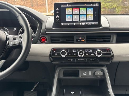 Certified 2024 Honda Pilot Touring image 20