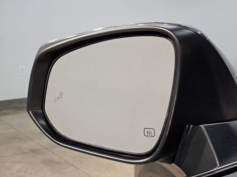 Used 2024 Toyota Highlander XLE image 22