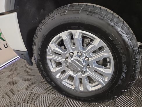 Certified 2020 GMC Sierra 3500 Denali w/ Denali Ultimate Package AWD/4WD image 34