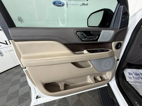 Used 2023 Lincoln Navigator L Reserve AWD/4WD image 12