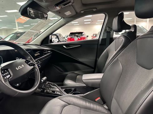 Used 2023 Kia Niro EX Touring image 15