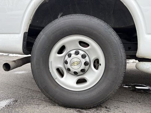 Used 2024 Chevrolet Express 2500 w/ Driver Convenience Package image 19