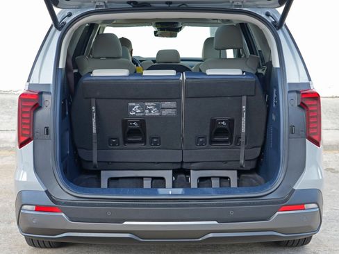 Used 2025 Kia Carnival SX Prestige FWD image 10