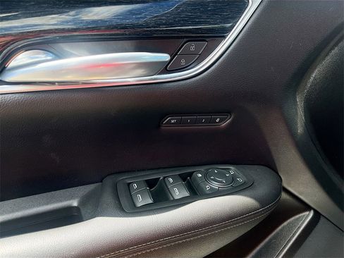 Used 2022 Cadillac XT5 Premium Luxury image 17