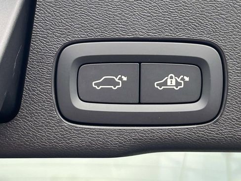 New 2026 Volvo XC60 B5 Ultra w/ Climate Package image 13