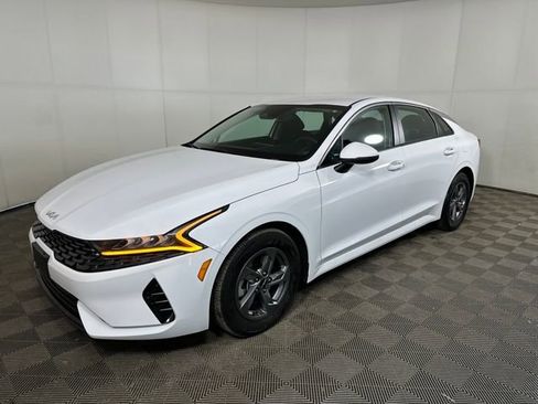 Used 2023 Kia K5 LXS image 7