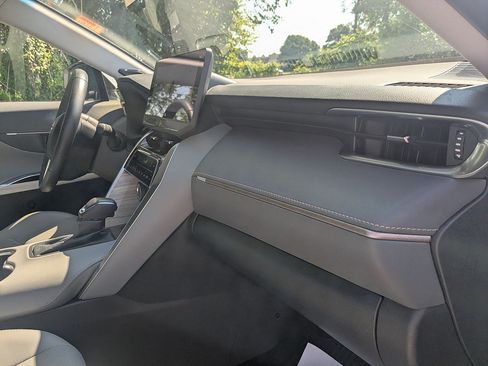 Certified 2024 Toyota Venza Limited AWD/4WD image 35