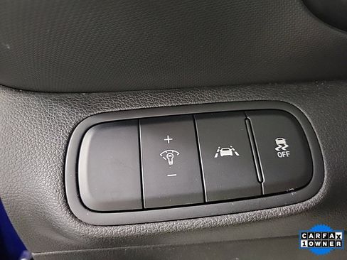 Used 2020 Hyundai Venue SEL image 17