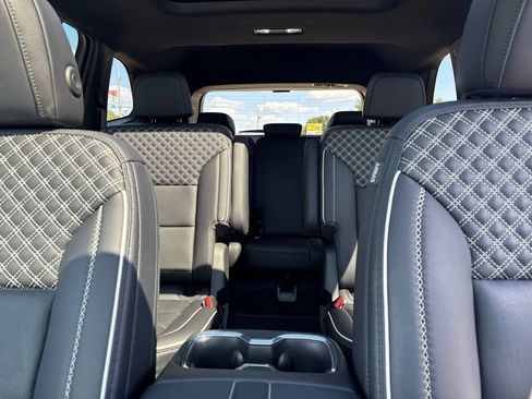 Used 2024 GMC Acadia Denali w/ Super Cruise Package FWD image 25
