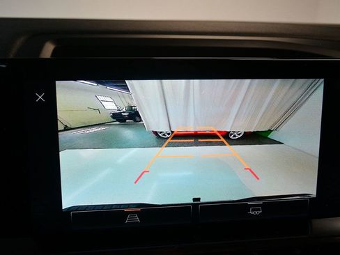 Used 2023 GMC Sierra 1500 SLT w/ SLT Premium Package image 65