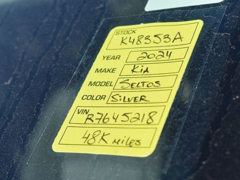Used 2024 Kia Seltos LX AWD/4WD image 14