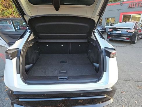 Used 2024 Nissan Ariya AWD image 11