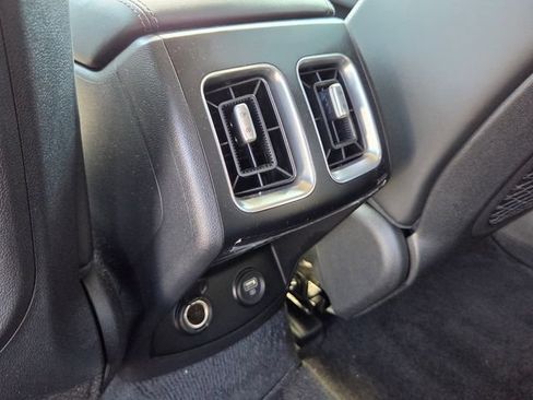 Used 2023 Kia Sorento S w/ Panoramic Sunroof Package AWD/4WD image 12