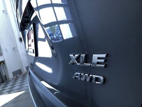 Used 2022 Toyota RAV4 XLE image 8