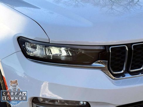 Used 2024 Jeep Grand Cherokee Limited 4xe image 10