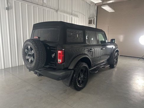 Used 2024 Ford Bronco Black Diamond image 5