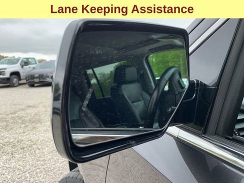 Used 2018 Chevrolet Suburban Premier AWD/4WD image 9