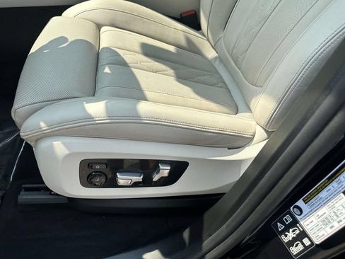 Used 2025 BMW X5 xDrive40i w/ M Sport Package AWD/4WD image 25