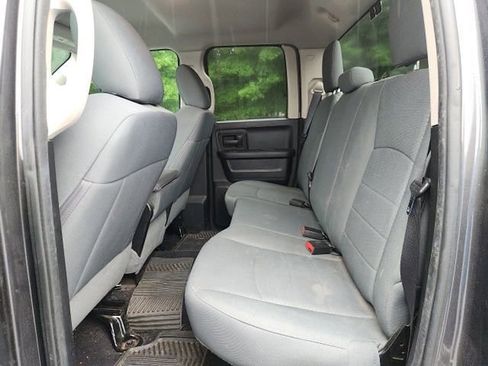 Used 2016 RAM 1500 Express RWD image 14