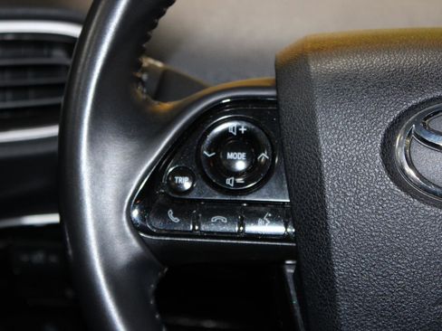 Used 2021 Toyota Prius Prime XLE FWD image 30