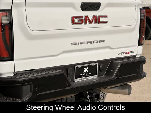 Used 2026 GMC Sierra 2500 AT4X image 5