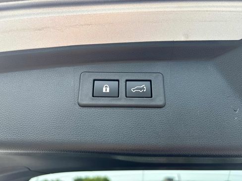 Used 2023 Subaru Outback Premium AWD/4WD image 25