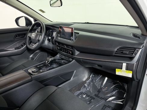 Certified 2025 Nissan Rogue S AWD/4WD image 13