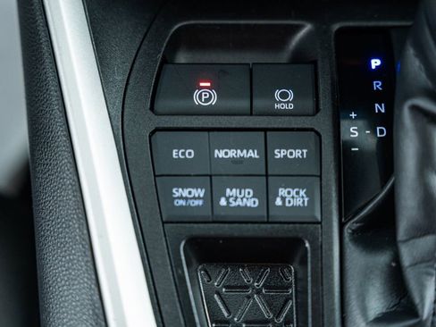 Used 2025 Toyota RAV4 XLE w/ Convenience Package AWD/4WD image 25
