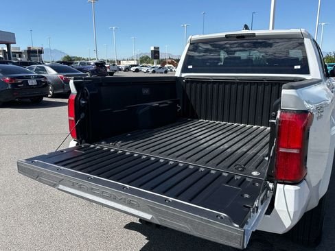 Used 2026 Toyota Tacoma TRD Sport AWD/4WD image 12
