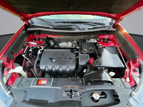 Used 2016 Mitsubishi Outlander SE FWD image 30
