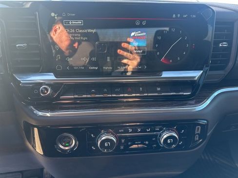 Used 2024 GMC Sierra 1500 Elevation image 11