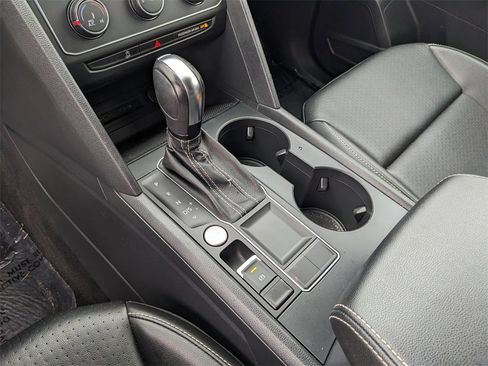 Certified 2022 Volkswagen Atlas SE image 30