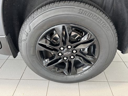 Used 2022 Chevrolet Traverse LS w/ Midnight/Sport Edition FWD image 6