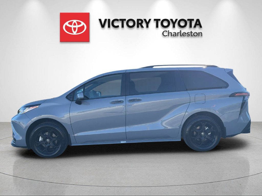 New 2026 Toyota Sienna XLE Woodland Edition AWD/4WD image 2