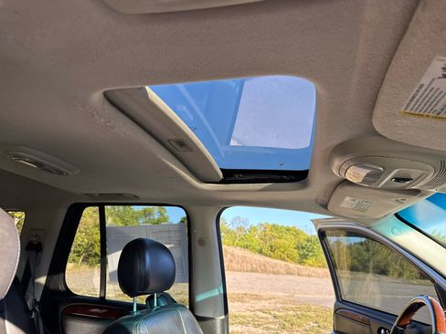 Used 2006 GMC Envoy Denali image 22