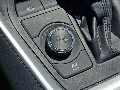 Used 2024 Toyota RAV4 LE AWD/4WD image 26
