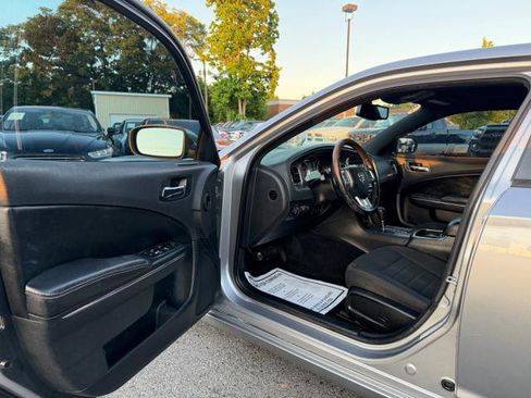 Used 2013 Dodge Charger SE w/ Connectivity Group RWD image 11