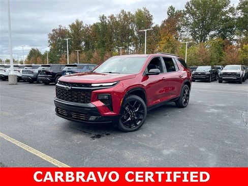 Certified 2025 Chevrolet Traverse RS w/ LPO, Floor Liner Package image 1