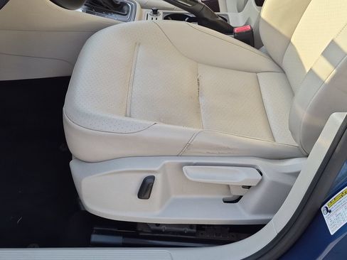Used 2016 Volkswagen Golf SE w/ Lighting Package FWD image 14