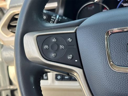 Used 2022 GMC Acadia Denali w/ Denali Technology Package image 25