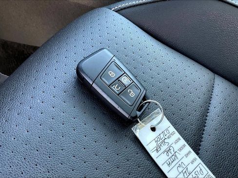 Used 2024 Volkswagen Jetta SE FWD image 36