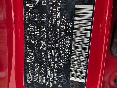 Used 2025 Hyundai Elantra SEL image 28