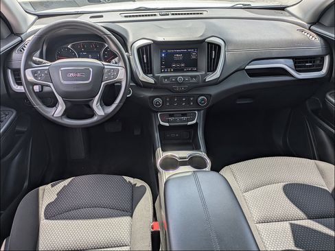 Used 2024 GMC Terrain SLE FWD image 16