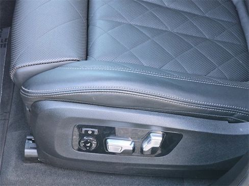 Used 2025 BMW X5 xDrive40i image 32