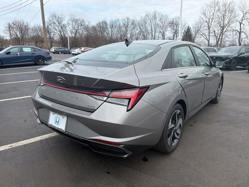 Used 2021 Hyundai Elantra Limited w/ Cargo Package image 5