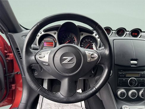 Used 2014 Nissan 370Z Coupe image 35